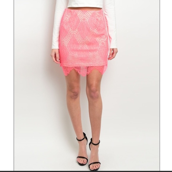 Coral lace skirt - Picture 2 of 3